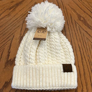 CC Exclusives Women’s (OS) Ivory Twisted Mock Cable Beanie with Pom Pom NWT